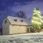 Pferdegut Schloss Apartment Treffen