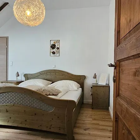 Ferien- Und Pferdegut Schloss * Treffen