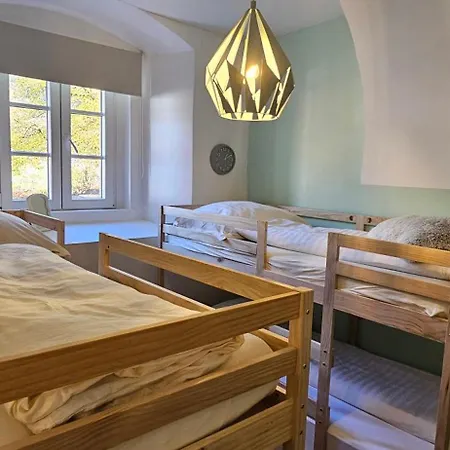 Ferien- Und Pferdegut Schloss Apartmán Treffen