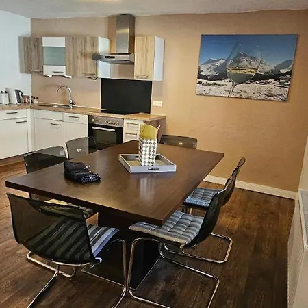 Ferien- Und Pferdegut Schloss Apartmán Treffen