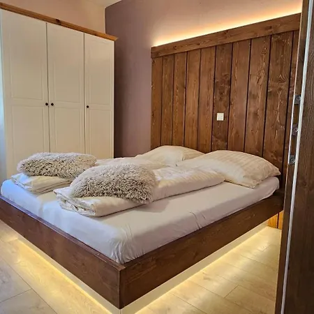 Apartment Ferien- Und Pferdegut Schloss Treffen