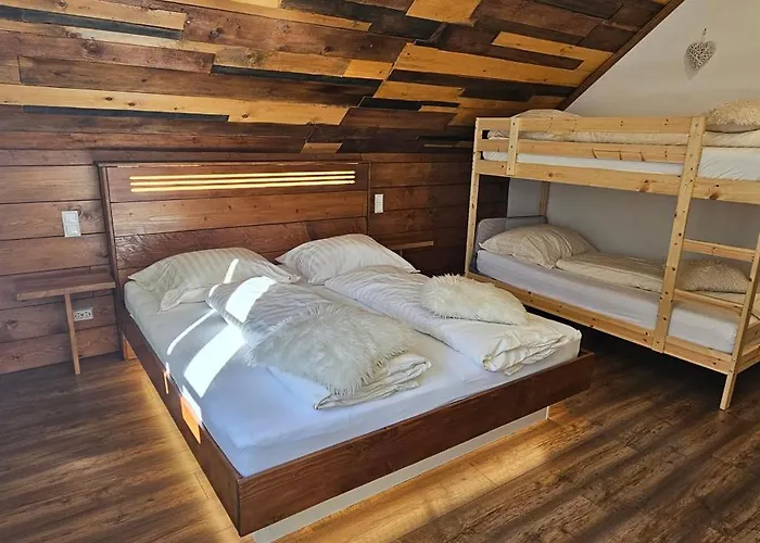 Ferien- Und Pferdegut Schloss * Треффен