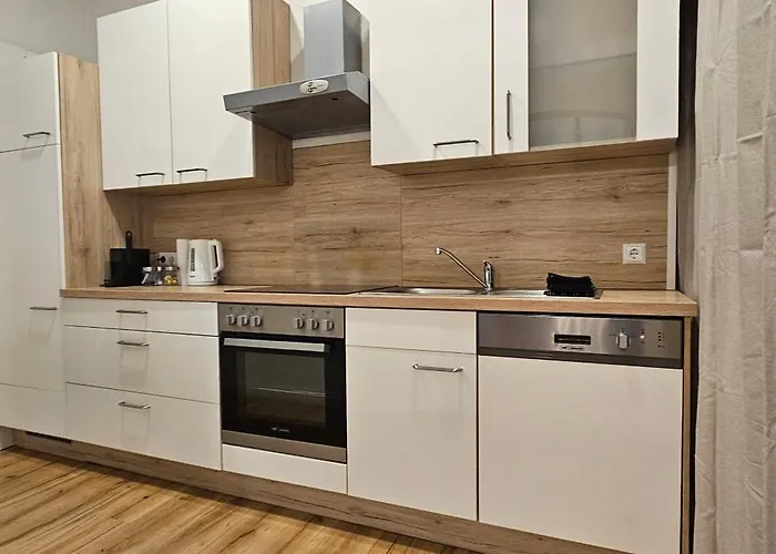 Ferien- Und Pferdegut Schloss * Treffen