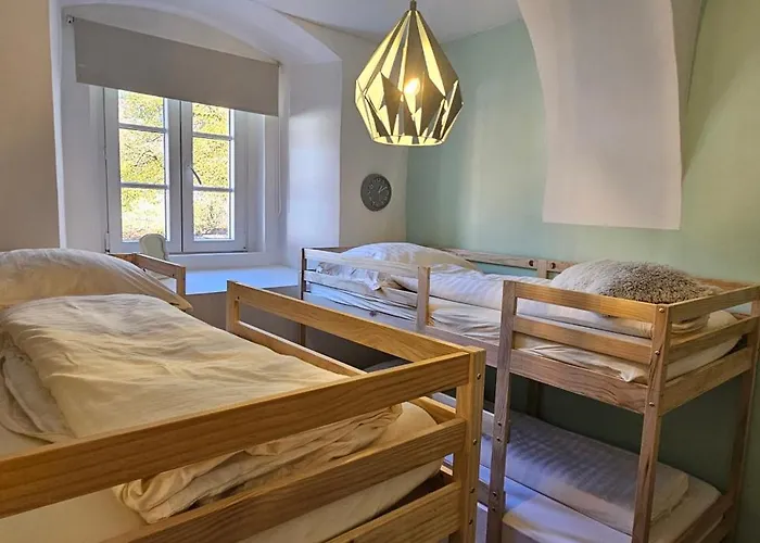 Ferien- Und Pferdegut Schloss Appartement Treffen