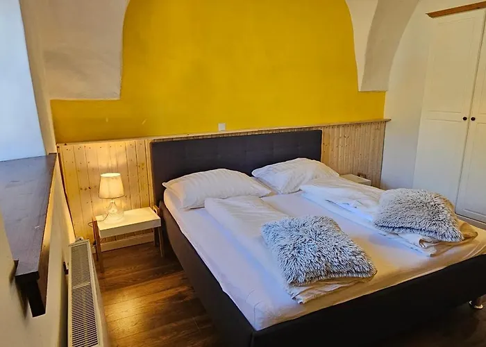 Ferien- Und Pferdegut Schloss * Треффен