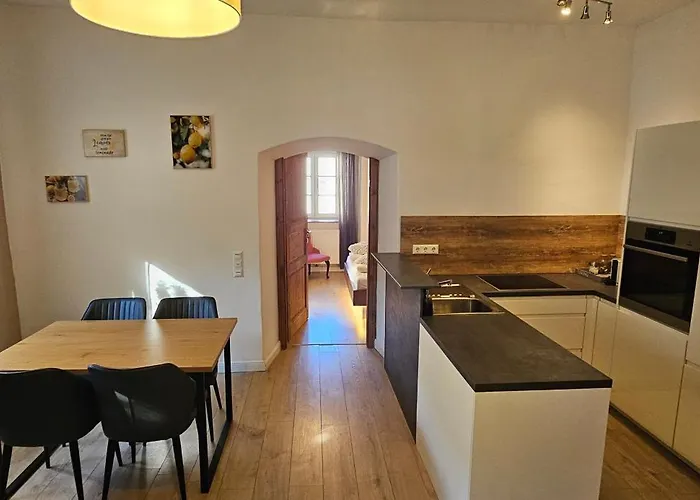 Ferien- Und Pferdegut Schloss Apartament Treffen am Ossiacher See